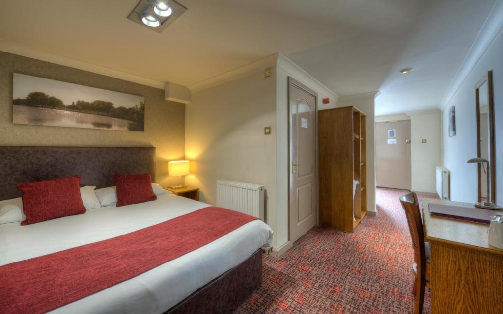The Elms Hotel Retford Room photo