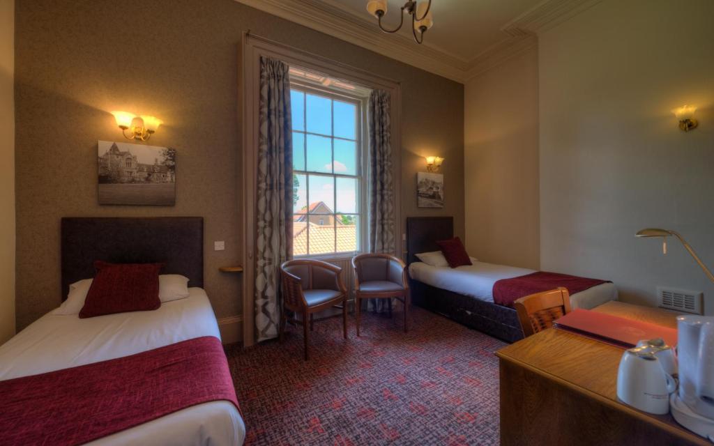 The Elms Hotel Retford Room photo