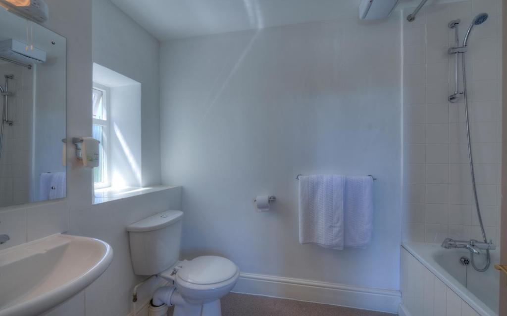 The Elms Hotel Retford Room photo